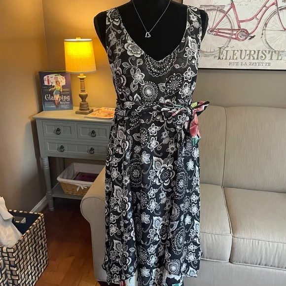 CAbi -Sz Lg Summer Breezy Rayon Floral Reversible Fit & Flare Dress - Picture 4 of 9